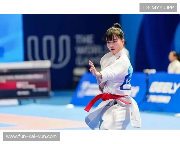 世界空手道系列赛，中国队首次晋级四强，世界空手道比赛