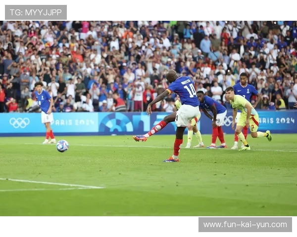西班牙骑手路易斯·佩德罗·比拉本在美国奥卡拉大奖赛中夺冠,展现出色骑术。 西班牙骑手路易斯·佩德罗·比拉本在美国奥卡拉大奖赛中夺冠,展现出色骑术。